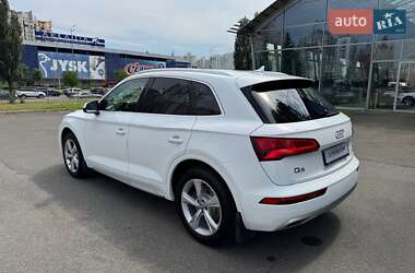 Внедорожник / Кроссовер Audi Q5 2020 в 