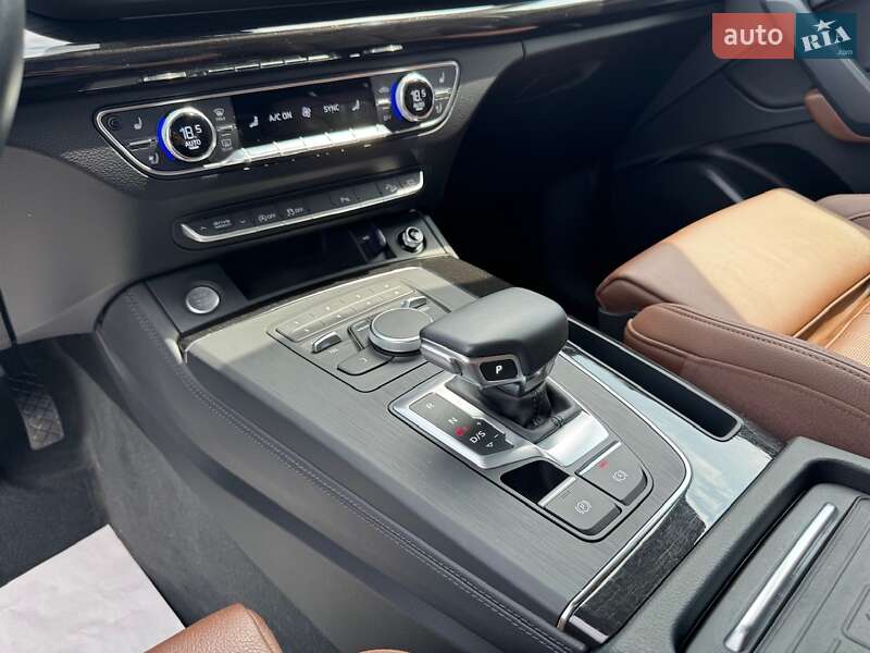 Позашляховик / Кросовер Audi Q5 2020 в Києві