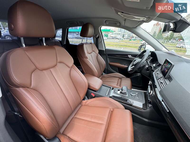 Позашляховик / Кросовер Audi Q5 2020 в Києві