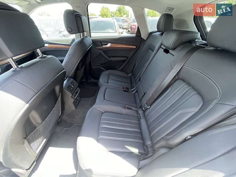 Позашляховик / Кросовер Audi Q5 2023 в Дніпрі