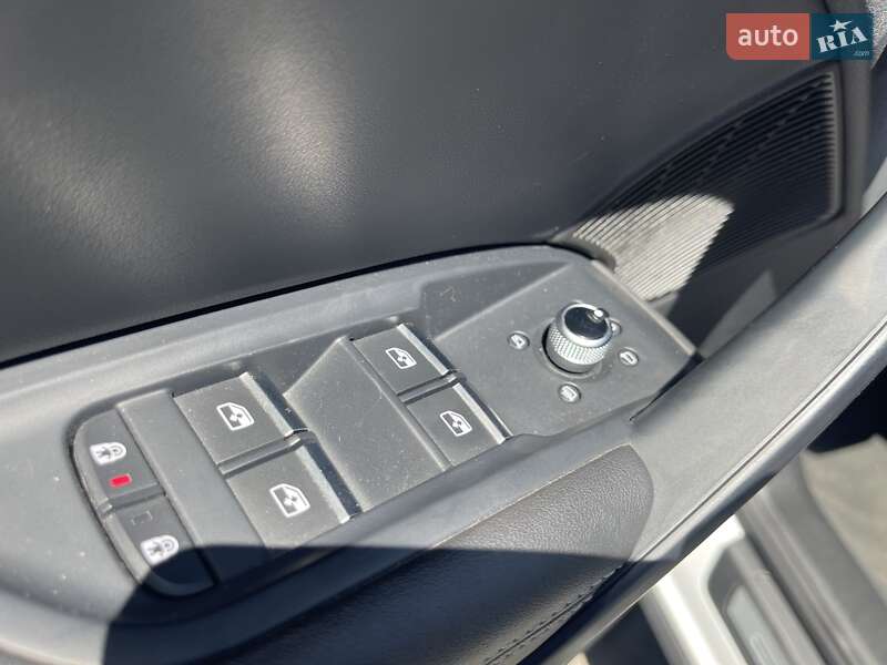 Позашляховик / Кросовер Audi Q5 2023 в Дніпрі