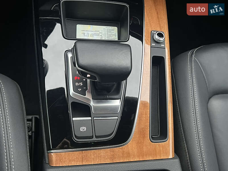 Внедорожник / Кроссовер Audi Q5 2022 в Киеве