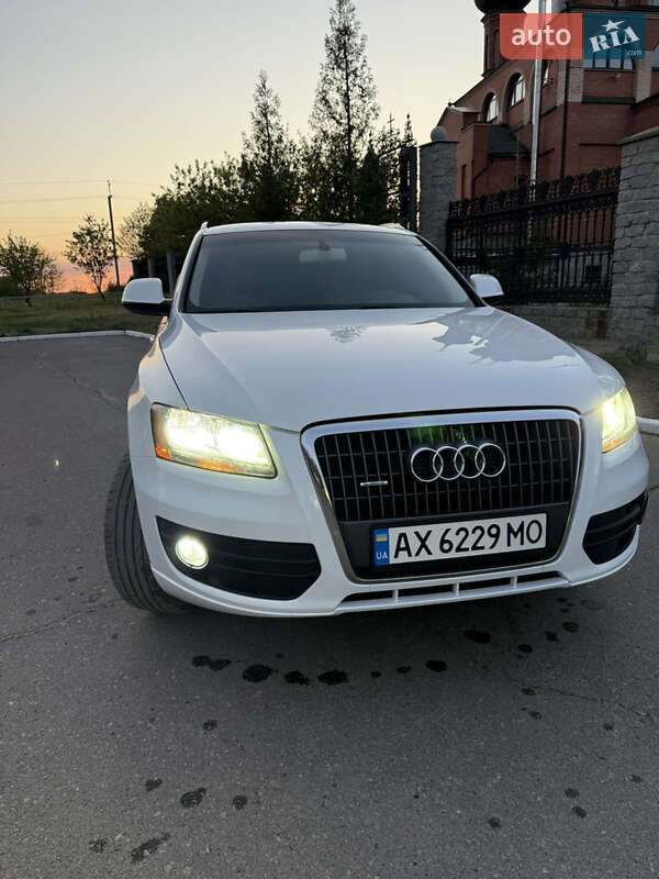 Внедорожник / Кроссовер Audi Q5 2010 в Харькове