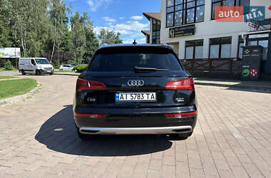 Позашляховик / Кросовер Audi Q5 2017 в 