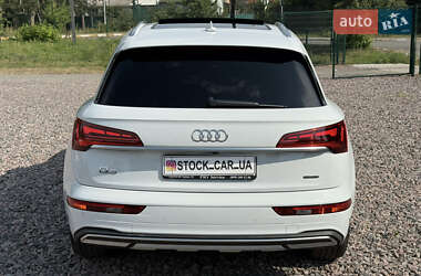 Внедорожник / Кроссовер Audi Q5 2021 в 
