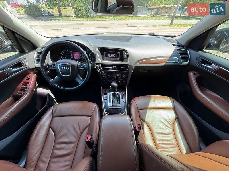 Внедорожник / Кроссовер Audi Q5 2010 в Запорожье