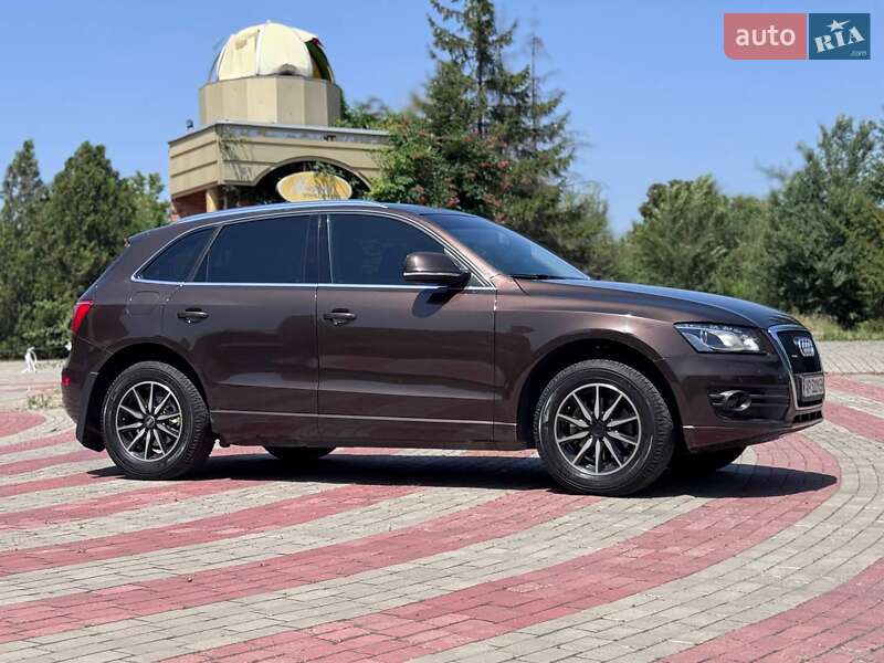 Внедорожник / Кроссовер Audi Q5 2010 в Запорожье