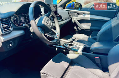 Позашляховик / Кросовер Audi Q5 2020 в 