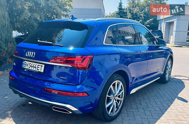 Позашляховик / Кросовер Audi Q5 2020 в 