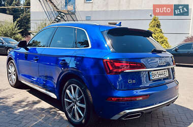 Позашляховик / Кросовер Audi Q5 2020 в 