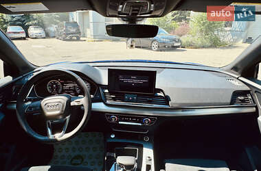 Позашляховик / Кросовер Audi Q5 2020 в 