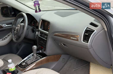 Позашляховик / Кросовер Audi Q5 2010 в 