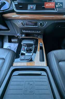 Позашляховик / Кросовер Audi Q5 2020 в 