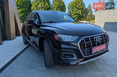 Позашляховик / Кросовер Audi Q5 2020 в 