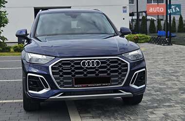Внедорожник / Кроссовер Audi Q5 2022 в 