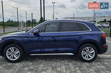 Внедорожник / Кроссовер Audi Q5 2022 в 