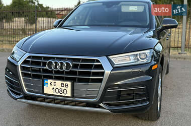 Позашляховик / Кросовер Audi Q5 2018 в 