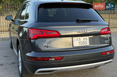 Позашляховик / Кросовер Audi Q5 2018 в 
