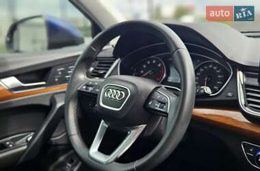 Внедорожник / Кроссовер Audi Q5 2022 в 