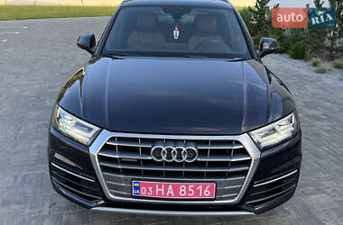 Позашляховик / Кросовер Audi Q5 2018 в 