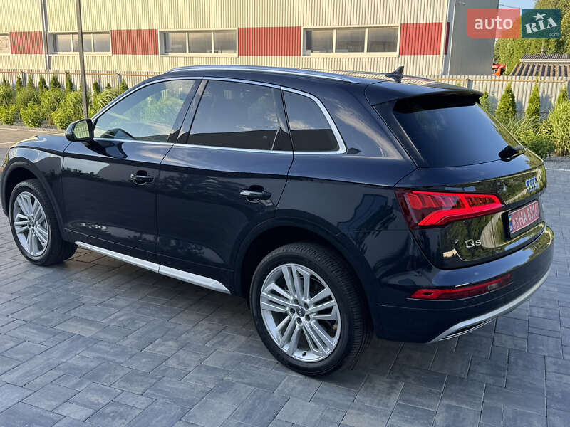 Позашляховик / Кросовер Audi Q5 2018 в Луцьку