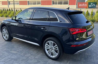 Позашляховик / Кросовер Audi Q5 2018 в 