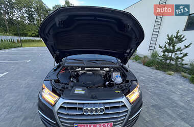 Позашляховик / Кросовер Audi Q5 2018 в 
