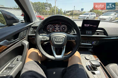 Внедорожник / Кроссовер Audi Q5 2017 в 
