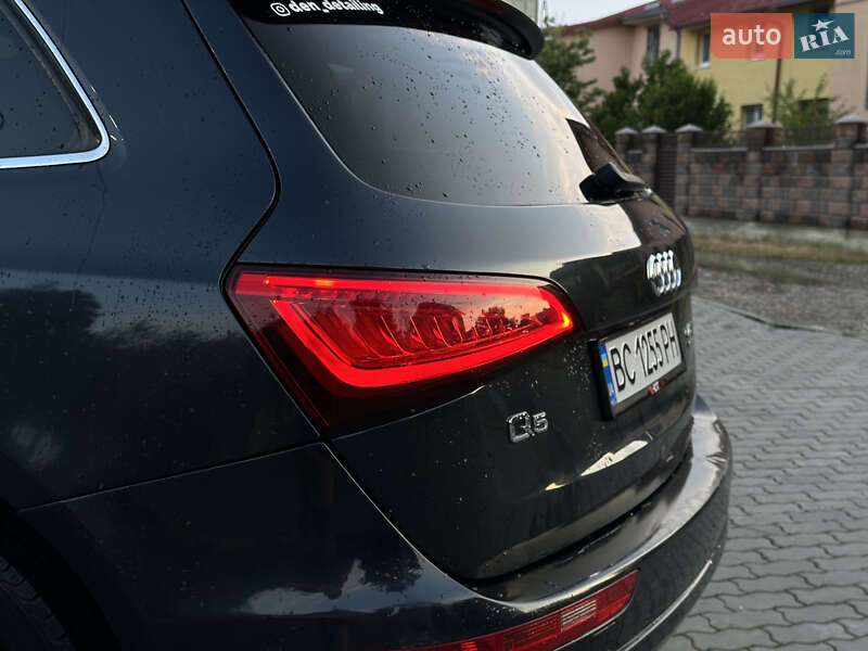 Позашляховик / Кросовер Audi Q5 2015 в Стрию