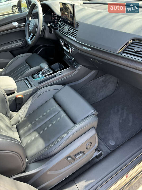 Внедорожник / Кроссовер Audi Q5 2023 в Киеве