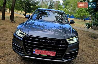 Внедорожник / Кроссовер Audi Q5 2018 в 