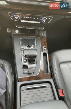 Внедорожник / Кроссовер Audi Q5 2019 в 