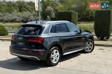 Внедорожник / Кроссовер Audi Q5 2017 в 