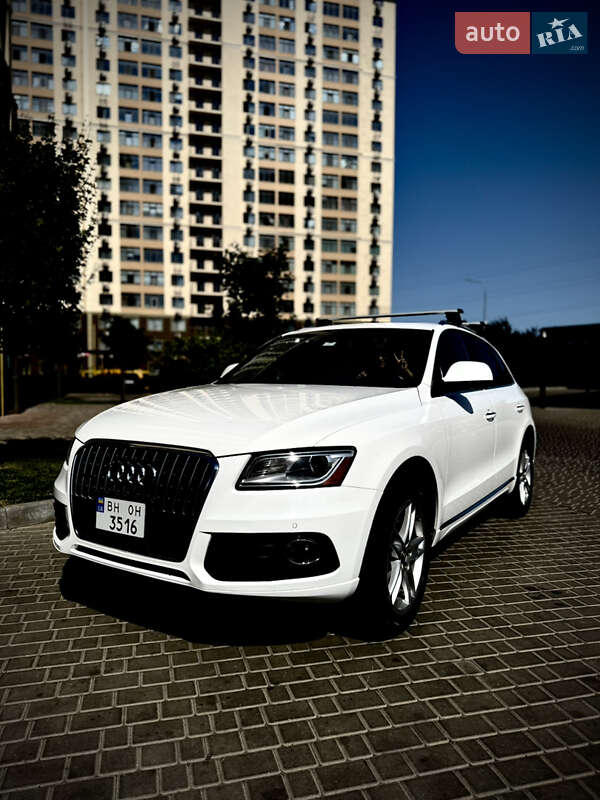 Позашляховик / Кросовер Audi Q5 2016 в 