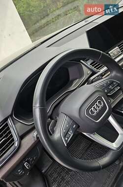Внедорожник / Кроссовер Audi Q5 2020 в 