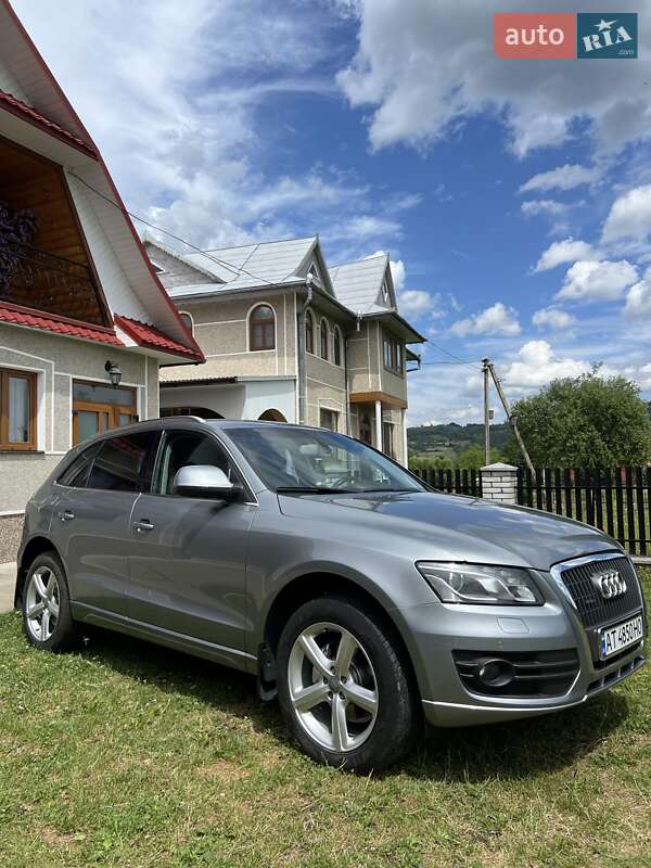 Внедорожник / Кроссовер Audi Q5 2011 в Надворной