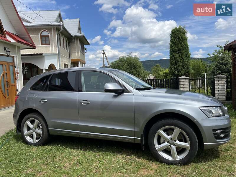 Внедорожник / Кроссовер Audi Q5 2011 в Надворной