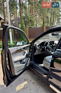 Позашляховик / Кросовер Audi Q5 2020 в Києві