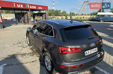 Внедорожник / Кроссовер Audi Q5 2017 в Олевске