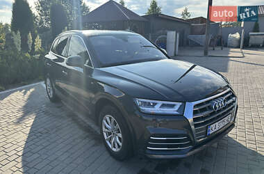 Внедорожник / Кроссовер Audi Q5 2017 в 