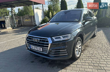 Внедорожник / Кроссовер Audi Q5 2017 в 