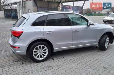 Позашляховик / Кросовер Audi Q5 2015 в 