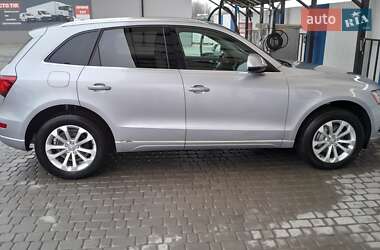 Позашляховик / Кросовер Audi Q5 2015 в 