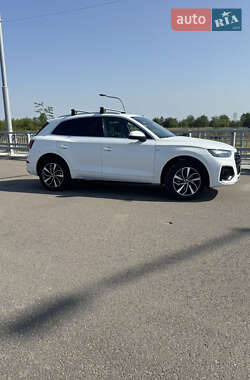 Внедорожник / Кроссовер Audi Q5 2024 в 