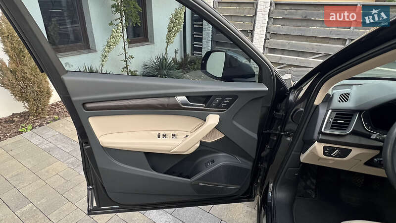 Внедорожник / Кроссовер Audi Q5 2019 в Львове фото 16 Внедорожник / Кроссовер Audi Q5 2019 в Львове