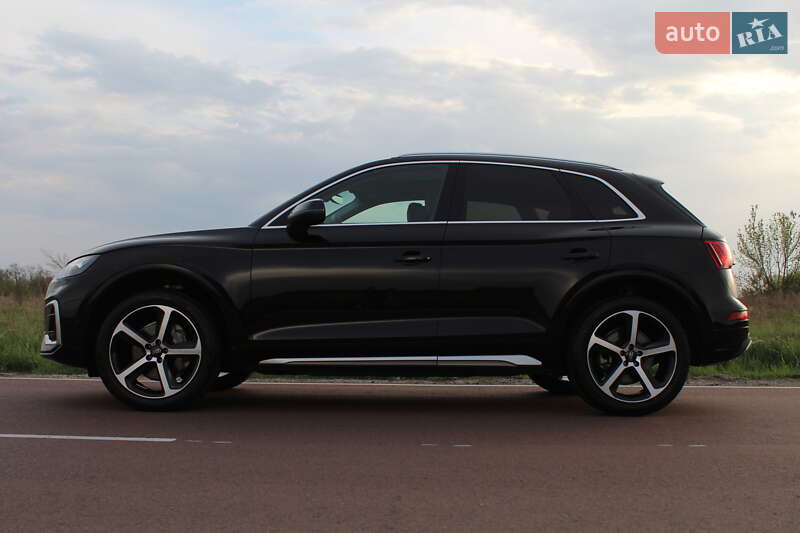 Позашляховик / Кросовер Audi Q5 2021 в Києві
