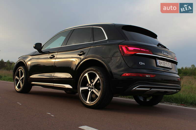 Позашляховик / Кросовер Audi Q5 2021 в Києві