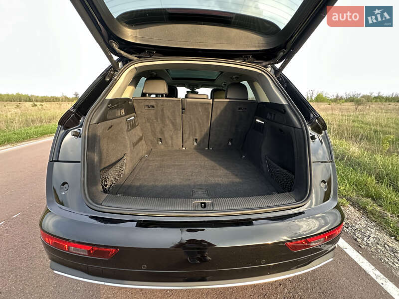 Позашляховик / Кросовер Audi Q5 2021 в Києві
