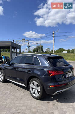Позашляховик / Кросовер Audi Q5 2019 в 