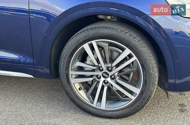 Внедорожник / Кроссовер Audi Q5 2021 в 